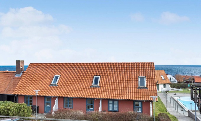 Gudhjem Apartment | Cozy apartment in Gudhjem with sauna