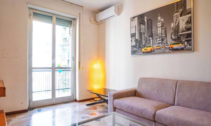 Dergano Apartment | Cozy Apartment Near Bovisa – WiFi, AC, Metro