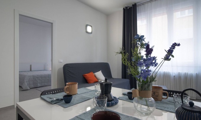 Old Town Apartment | Cozy apartment of 85 sqm located on the second floor of a building with elevator, perfect for 6 people.The accommodation is located in the city center of Mantua (ZTL limited traffic zone, UNESCO), in less than 5 minutes walk you can reach all the main at