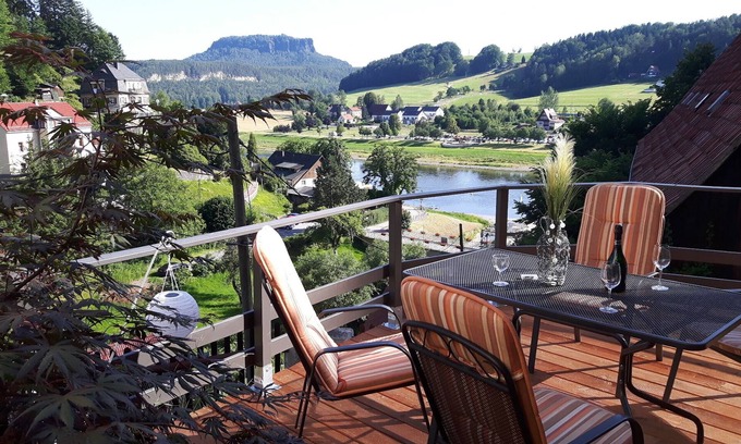 Niederrathen Apartment | Cozy apartment with a large terrace and panoramic view