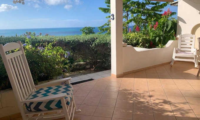 Dickenson Bay Apartment | Cozy apartment with beach at walking distance and pool