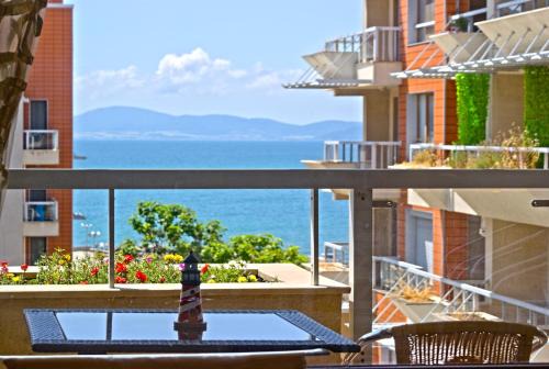 Pomorie Apartment | Cozy apartment with sea view and free parking