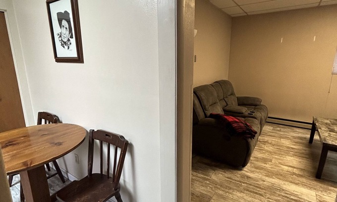 Winifred Apartment | Cozy Bach Suite