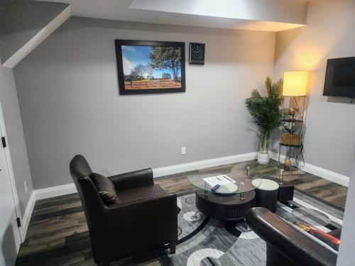 Northeast Edmonton Apartment | Cozy Basement Suite - private entrance - Free Netflix