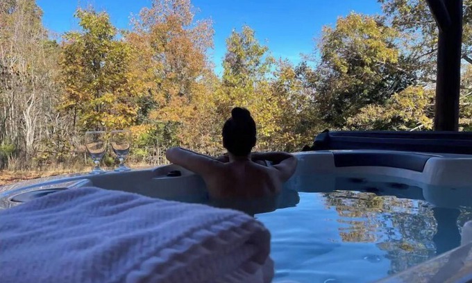 Compton Cabin | Cozy Buffalo River Cabin Getaway with hot tub!