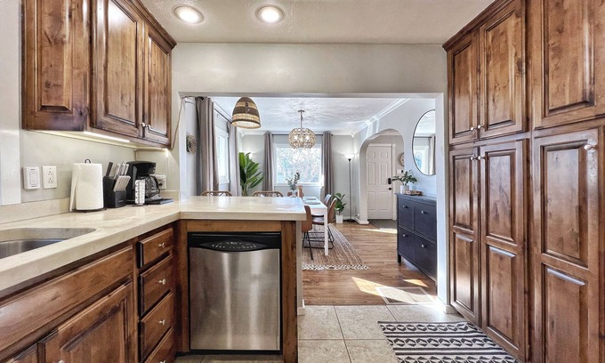 Liberty Wells House | Cozy Bungalow in Salt Lake City