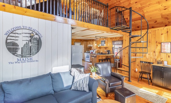 Trenton House | Cozy Cabin by the Creek - 7 Miles from Acadia National Park!