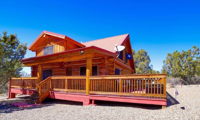 Williamson Cabin | *Cozy Cabin * Family Getaway *BBQ *Fireplace