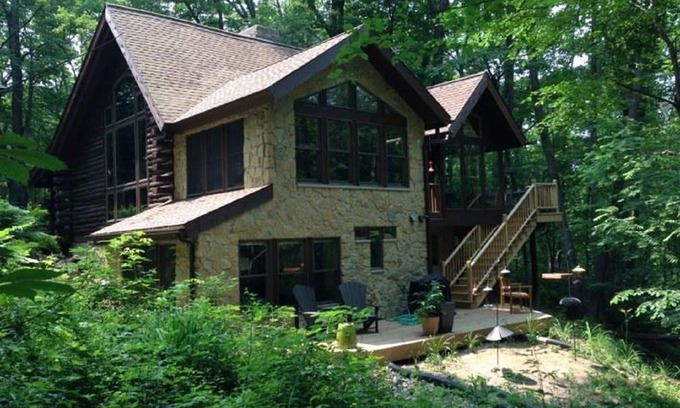 Cross Plains House | Cozy Cabin in The Driftless