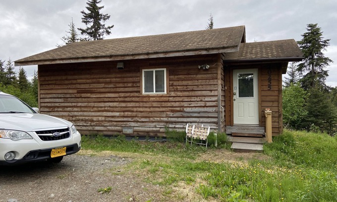 Anchor Point House | Cozy Cabin in the Woods