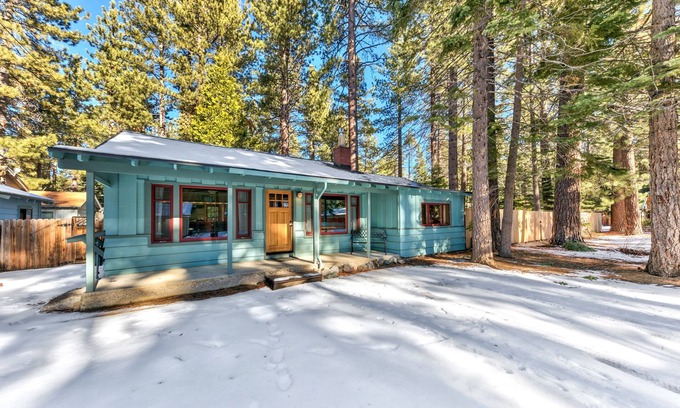 South Lake Tahoe Cabin | Cozy cabin in South Lake Tahoe