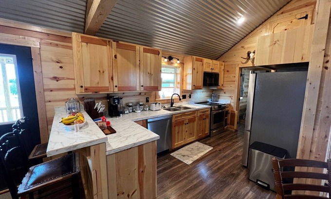 Gatesville Cabin | Cozy Cabin & Modern on a 1,000 acre Exotic Wildlife Ranch