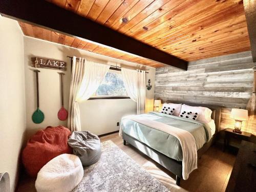 Whispering Forest House | Cozy Cabin near Resorts and The Village +Mtn views
