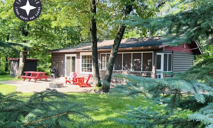 Nisswa Cabin | Cozy Cabin Nisswa with Outdoor Hot tub, Sauna and Tennis Court (Plus Extra House & Bunkhouse Avail)