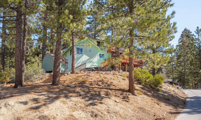 Fawnskin Cabin | Cozy Cabin, Perferct for Families & Nature Lovers