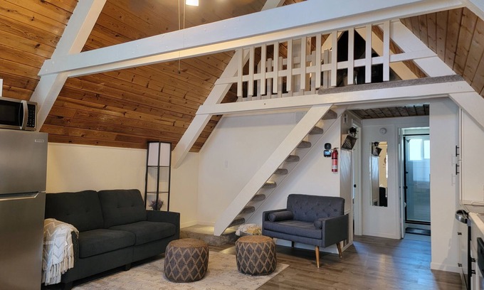 Pinetop House | Cozy Cabin Style Townhome w/Loft