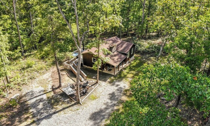 Andersonville House | Cozy Cabin w/Hot Tub | State Park | Near Lake