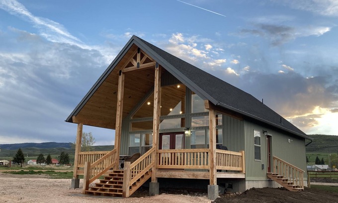 St. Charles Cabin | Cozy Cabin With a View of Bear Lake