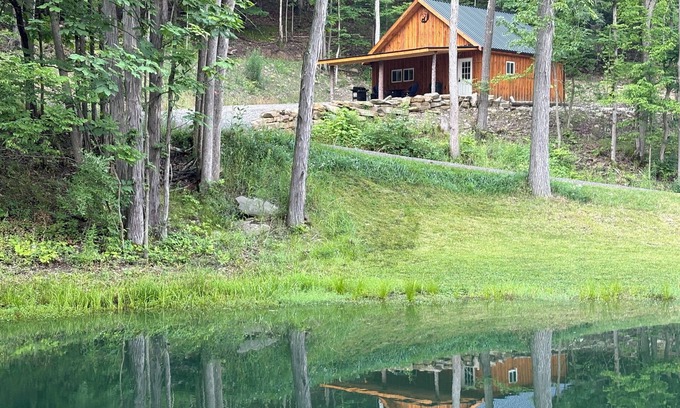 Jasper Cabin | Cozy cabin with WiFi and AC in charming Hornell. Riding distance to Tall Pines!