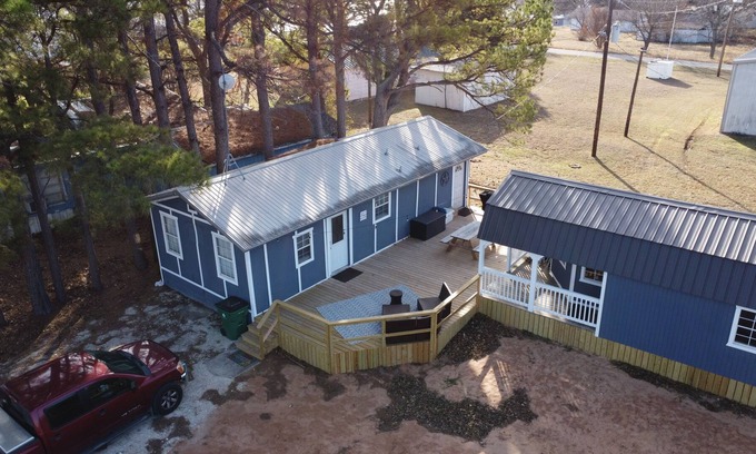 Nocona Cabin | Cozy Cabins close to the Lake
