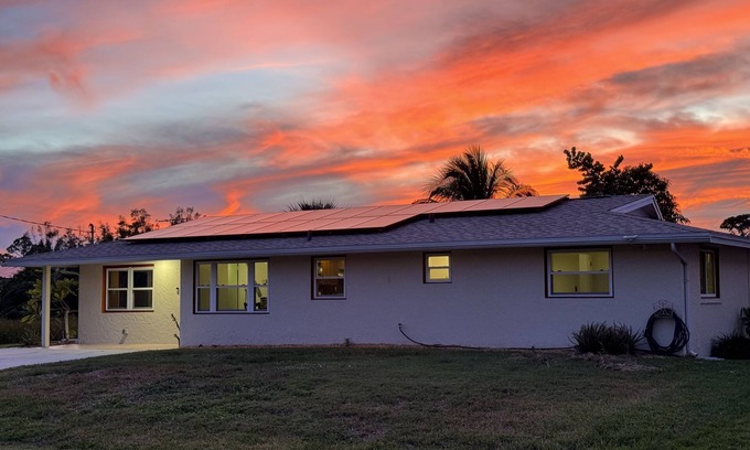 Charlotte Park House | Cozy Canal House in Punta Gorda