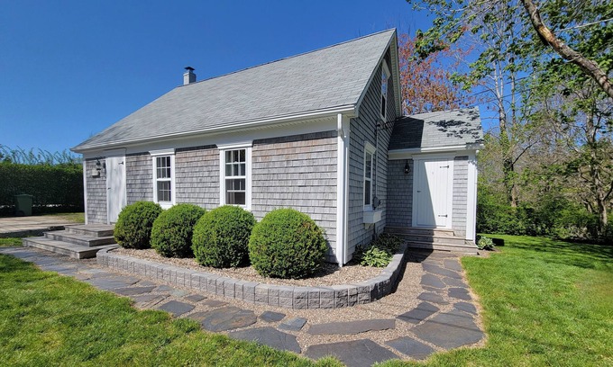 Mahone Bay House | Cozy Cape Located In The Beautiful Seaside Town of Mahone Bay