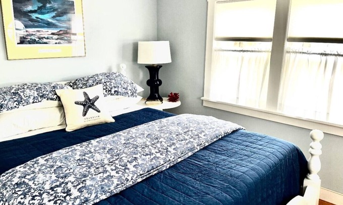 Eastport House | Cozy Capen Cottage— easy access to downtown Eastport