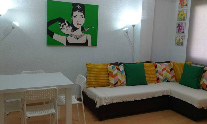 Nou Moles Apartment | Cozy Central Apartment in Valencia + WiFi + Netflix.