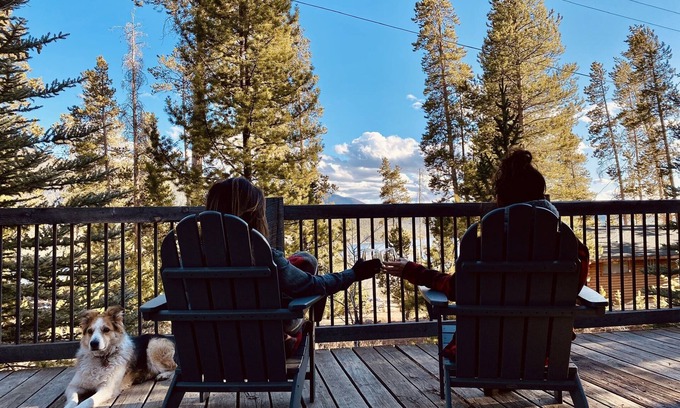Grand Lake Cabin | Cozy Chalet - 1 mile from town entrance! Lake Views!