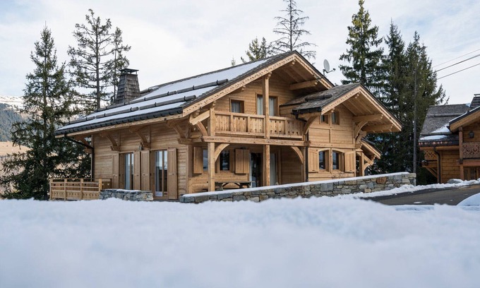 La Perriere Ski Chalet | Cozy Chalet in Courchevel La Tania – Ideal for Families and Friends, Ski-In/Ski-Out, Great Views!