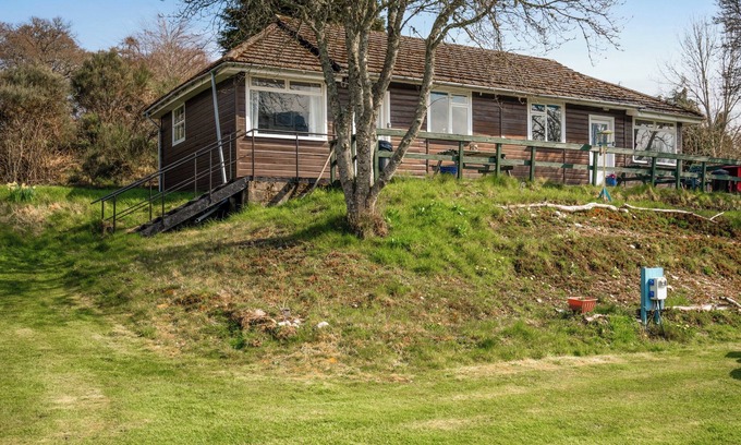 Contin Ski Chalet | Cozy Chalet in Strathpeffer Highlands, river views