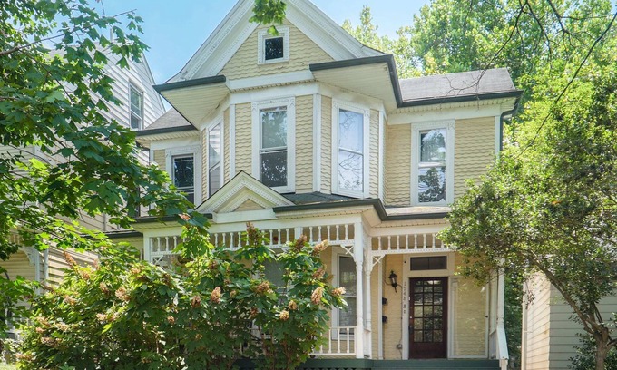 Clifton Apartment | Cozy & Charming Frankfort Ave Apartment Hideaway