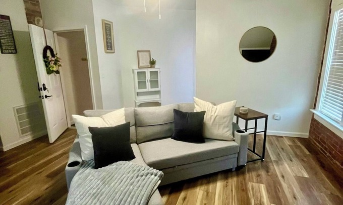 St. Charles Apartment | Cozy Clark Suite in Frenchtown Saint Charles