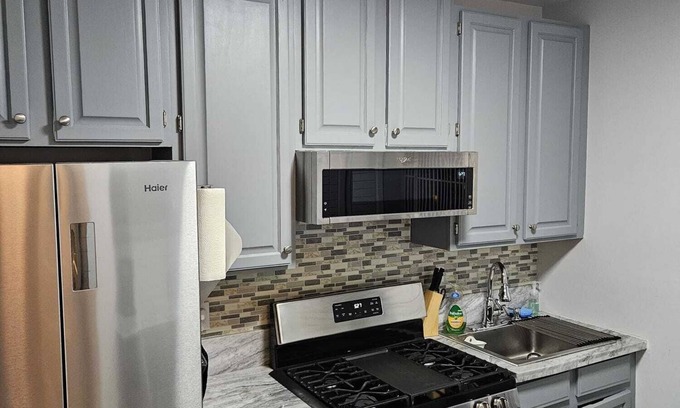 Upper Manhattan Apartment | Cozy & Clean NYC Apt Perfect for Solo Traveler
