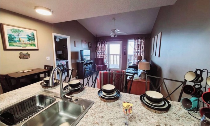 Notch Estates Condo | Cozy condo, 2 mi to SDCity, 2 pools, fishing lake