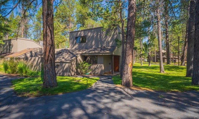 Sunriver Condo | Cozy Condo Near the VIllage