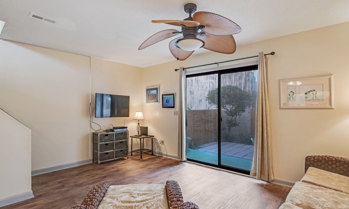 Marlin Cove Condo | Cozy condo with private patio, near beach & dining