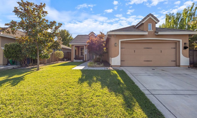 North Natomas House | Cozy & Contemporary Sacramento Gateaway