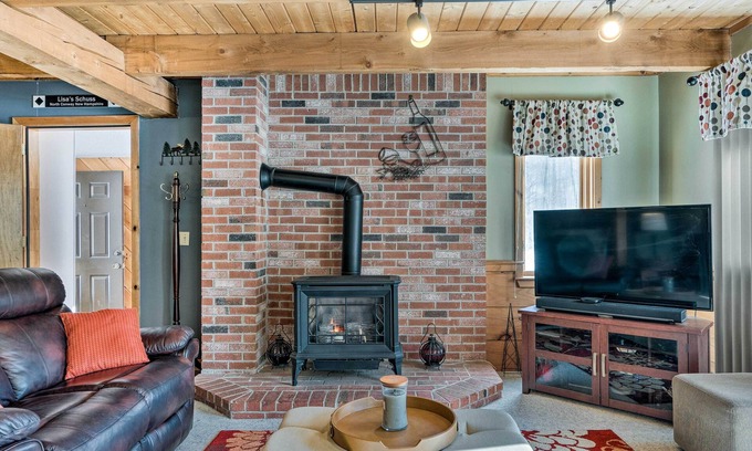 Intervale House | Cozy Conway Area Home ~ 4 Mi to Cranmore Mountain!