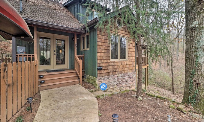Conyers Cabin | Cozy Conyers Cabin w/Fireplace & Pool Table!