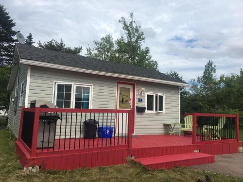 Pointe-du-Chene Ski Chalet | cozy cottage 5 min walk from Parlee beach