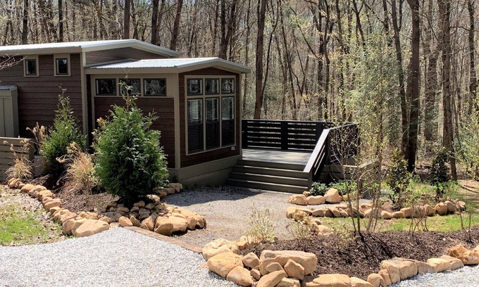 Monteagle Cabin | Cozy Cottage at The Retreat at Deer Lick Falls