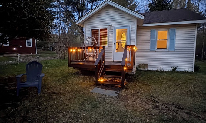 Shinhopple House | Cozy Cottage in a Catskills Lake Community