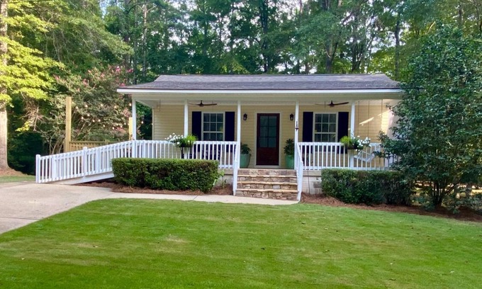 Lee County Cottage | Cozy cottage in Salem with a short drive to Auburn/Opelika Al or Columbus, Ga