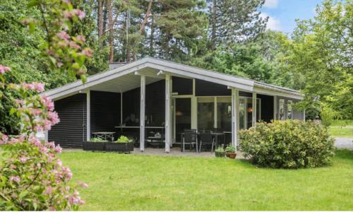 Melby House | Cozy Cottage In Scenic Surroundings