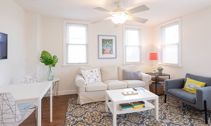 Dunedin Cottage | Cozy Cottage in the Heart of Dunedin