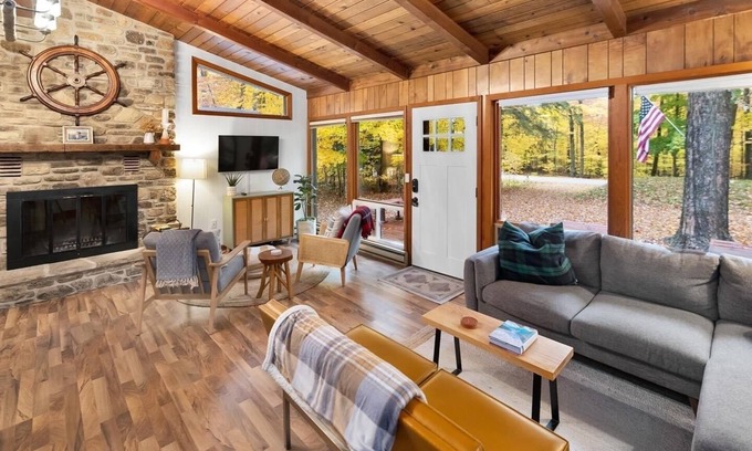 Gills Rock Cottage | Cozy Cottage in the woods of Northern Door County