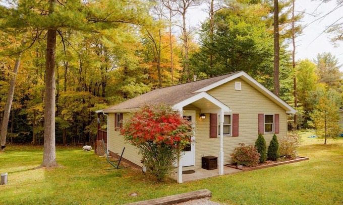 Vowinckel House | Cozy Cottage near Cook Forest Park, ANF