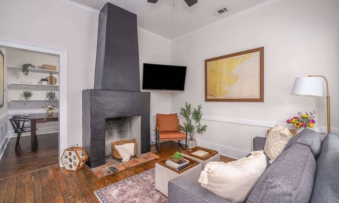 Savannah Victorian District House | Cozy Cottage Retreat| Parking and Private Patio