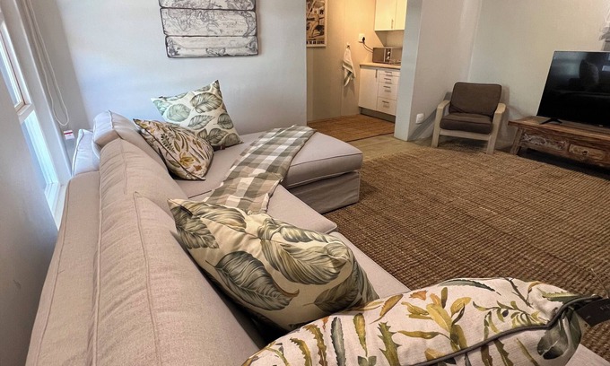 Klein Windhoek House | Cozy cottage, super spacious, home away from home, safe off street parking!